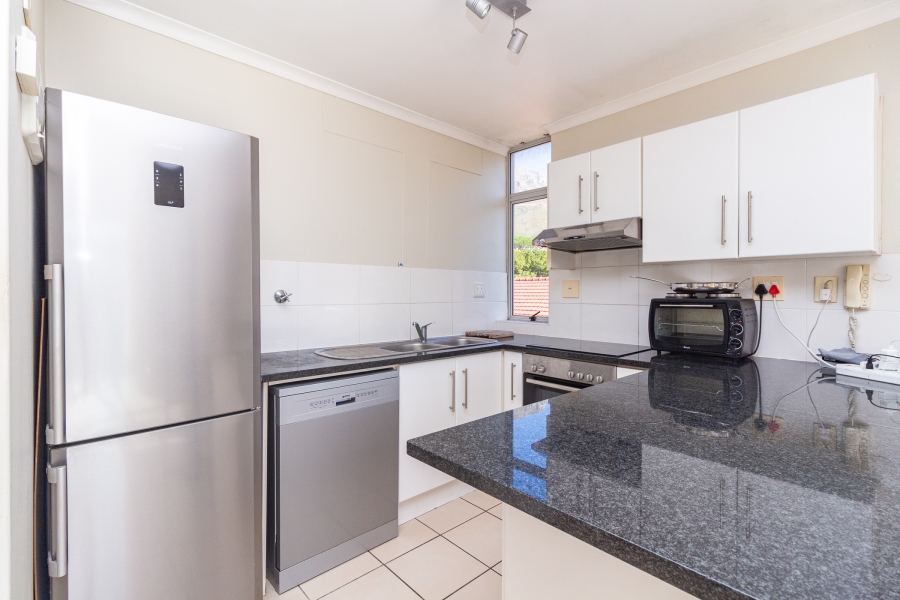 1 Bedroom Property for Sale in Vredehoek Western Cape